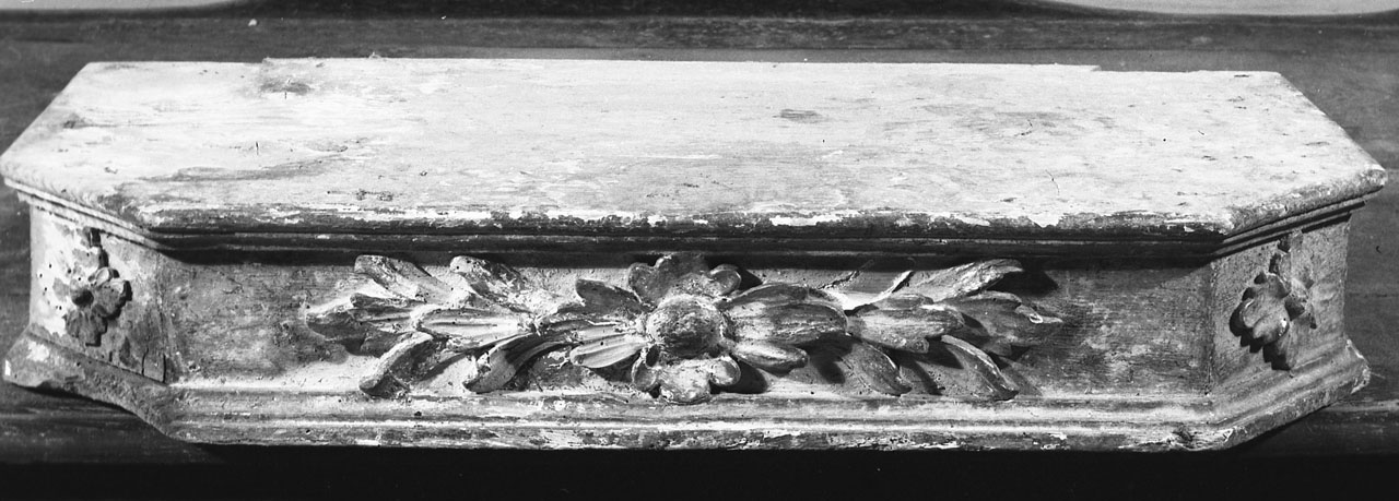 base - bottega aretina (sec. XVIII)