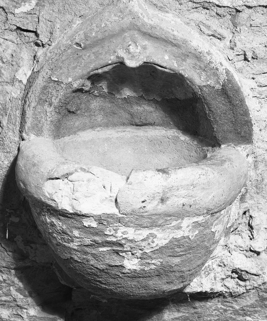 acquasantiera da parete - bottega aretina (sec. XVII)