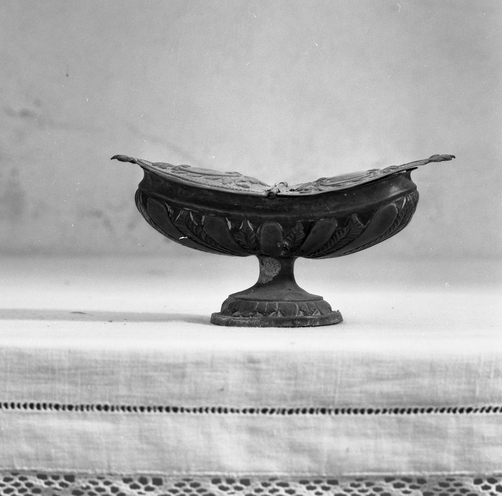 navicella portaincenso - a doppia valva - bottega toscana (seconda metà sec. XVIII)