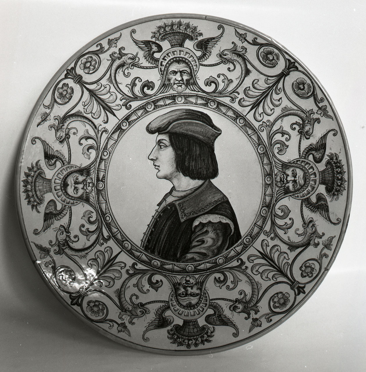 piatto di Brogi Antonio (primo quarto sec. XX)