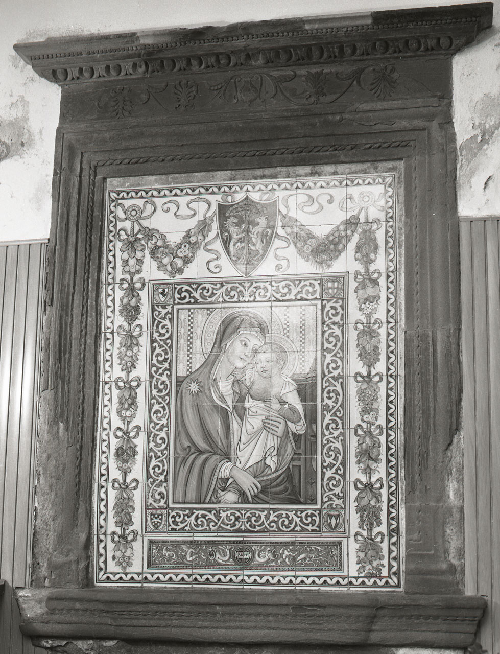 Madonna con Bambino (pannello) di Brogi Antonio (primo quarto sec. XX)
