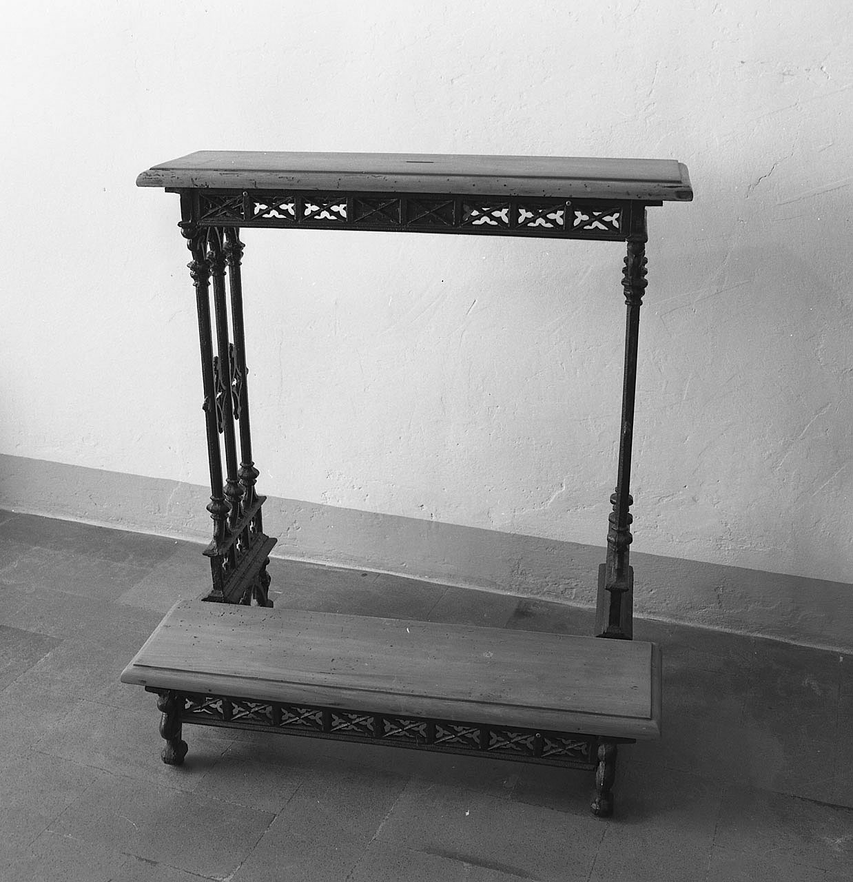 inginocchiatoio - bottega toscana (prima metà sec. XX)