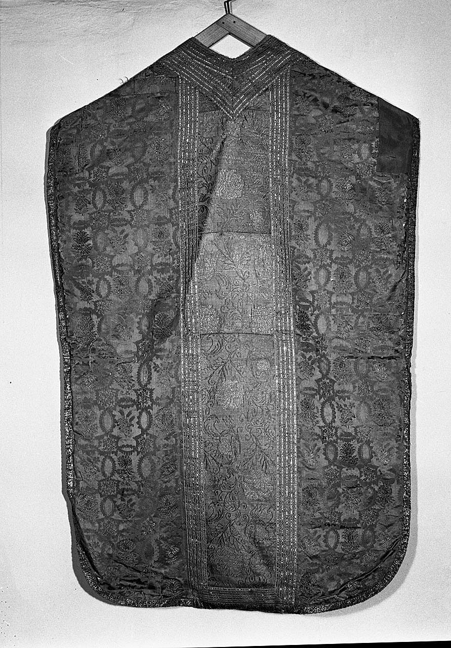 paramento liturgico - manifattura italiana (ultimo quarto sec. XVII)