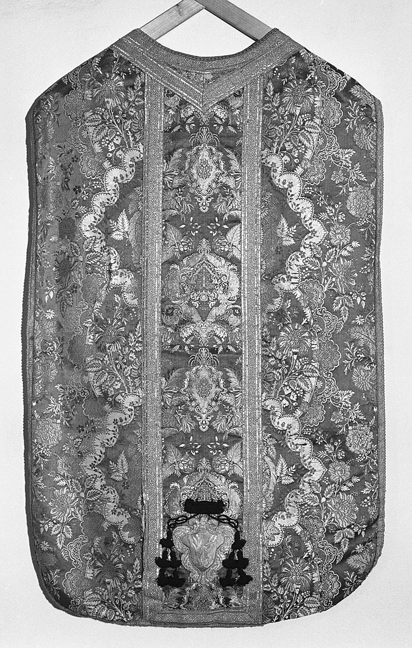 paramento liturgico - manifattura francese (primo quarto sec. XVIII)