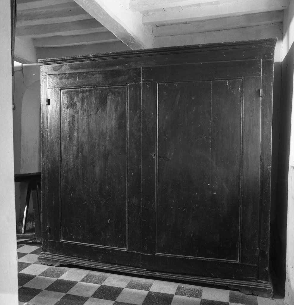 armadio - bottega toscana (inizio sec. XVIII)