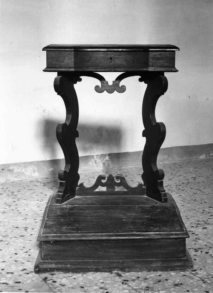 inginocchiatoio - a montanti sagomati - bottega toscana (seconda metà sec. XVIII)