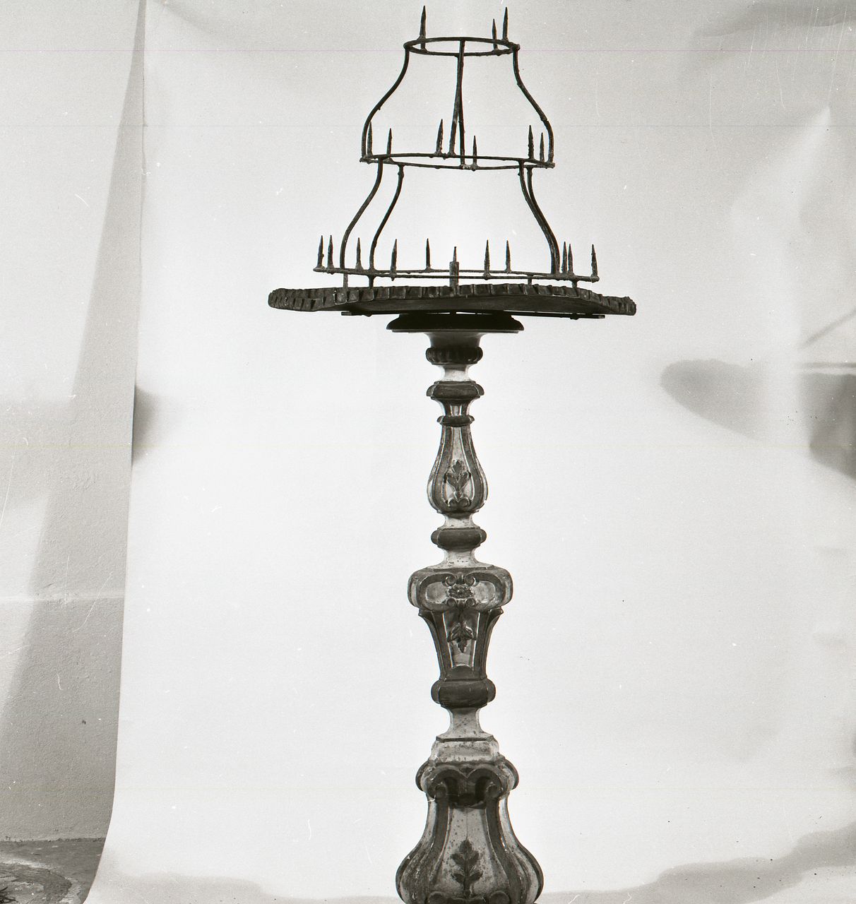 candeliere, coppia - bottega toscana (secc. XVIII/ XIX)