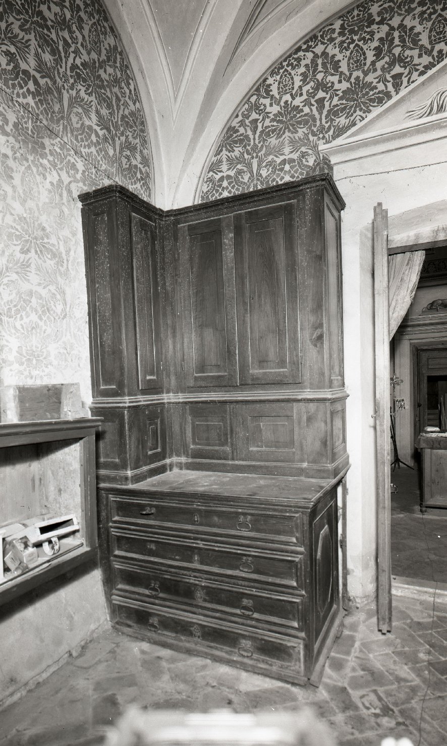 armadio, coppia - bottega toscana (sec. XVII)