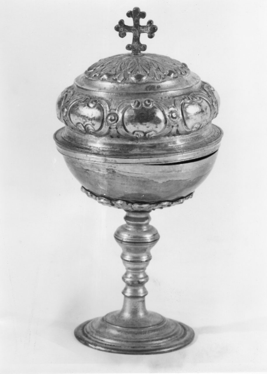 pisside - bottega toscana (prima metà sec. XVIII)