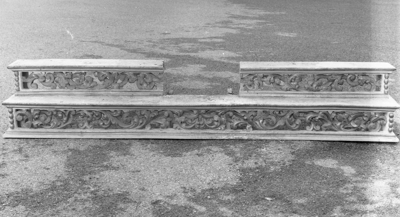 gradino d'altare - bottega toscana (inizio sec. XIX)