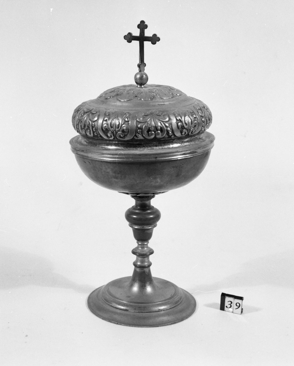 pisside - bottega toscana (fine/inizio secc. XVII/ XVIII)