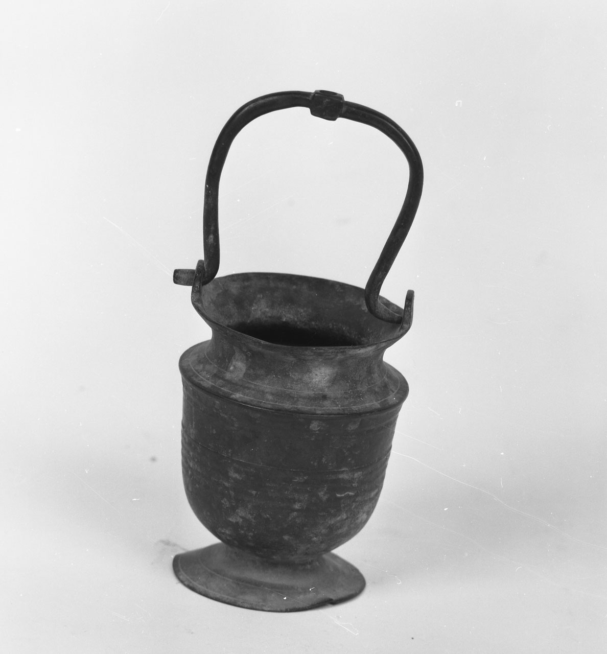 secchiello per l'acqua benedetta - bottega toscana (fine/inizio secc. XIX/ XX)