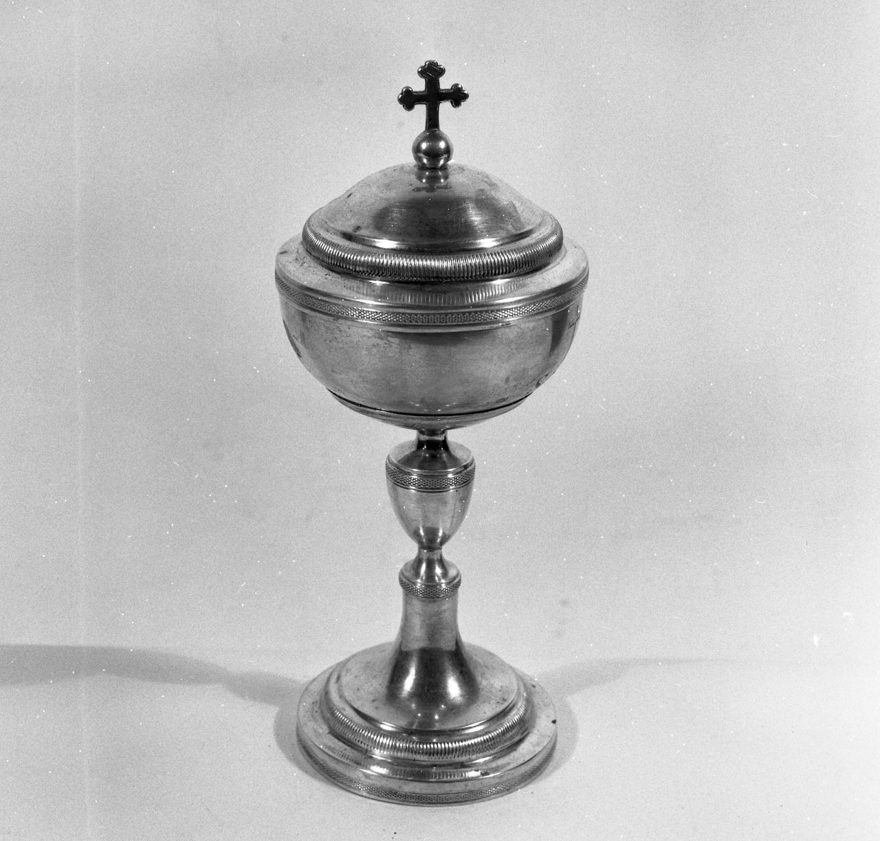 pisside - bottega toscana (fine sec. XIX)