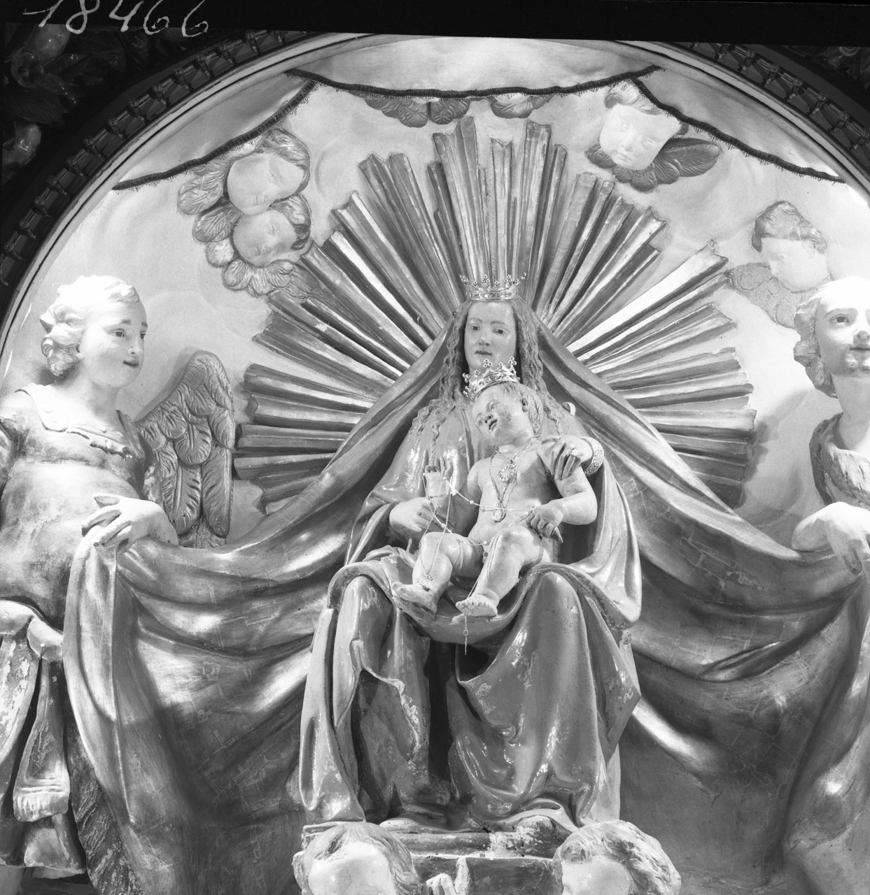 Madonna con Bambino (scultura) di Contucci Andrea detto Sansovino (attribuito) (prima metà sec. XVI)