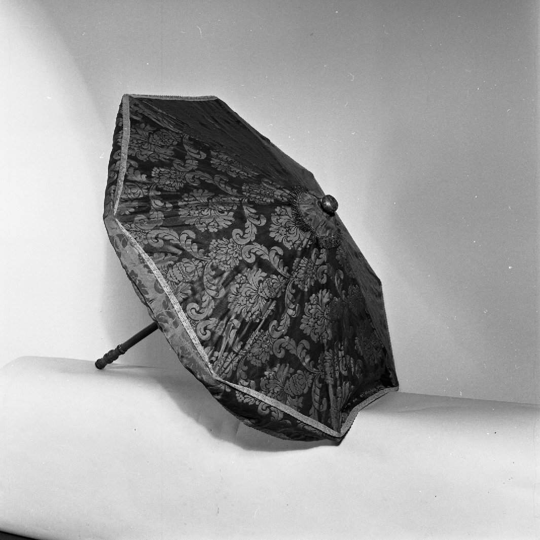 ombrellino processionale - manifattura toscana (prima metà sec. XVIII)