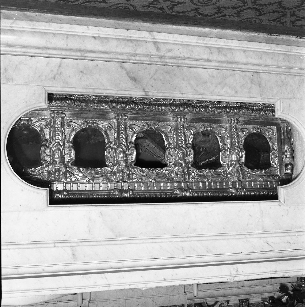 urna, elemento d'insieme - bottega toscana (sec. XVII)