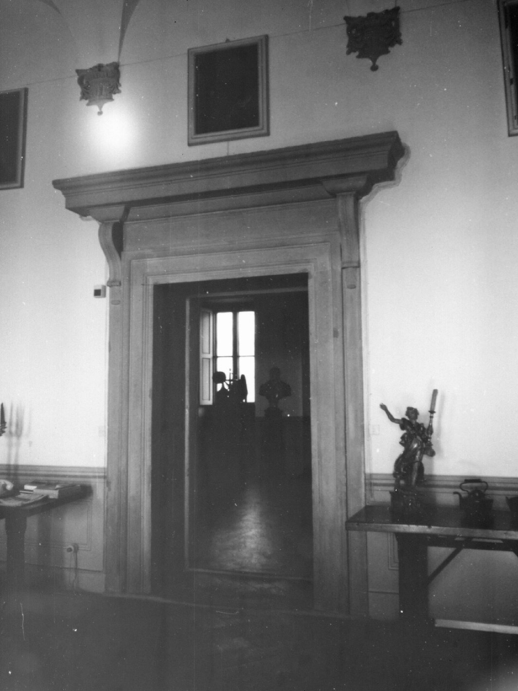 portale architravato - bottega toscana (sec. XVI)