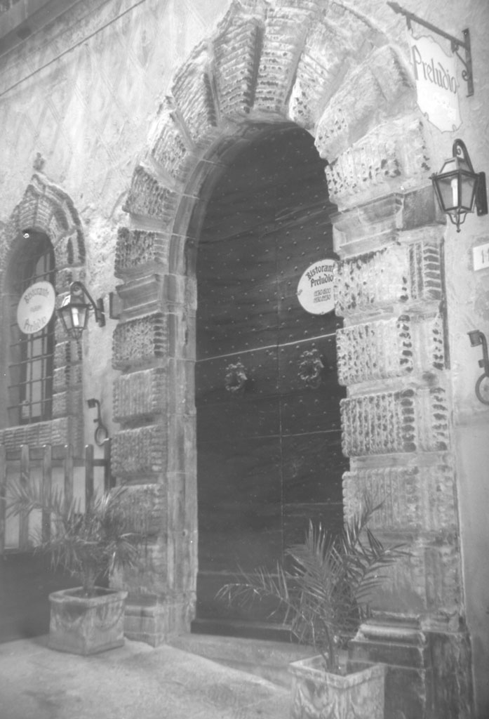 portale - ad arco - bottega toscana (sec. XVI)