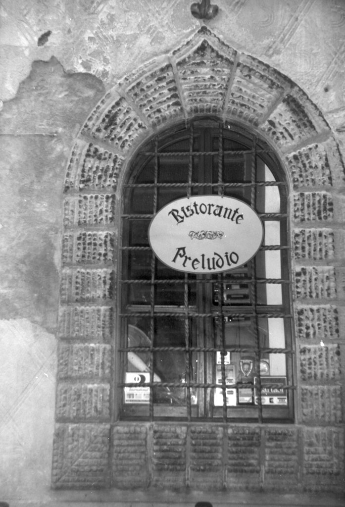 mostra di finestra, coppia - bottega aretina (sec. XVI)