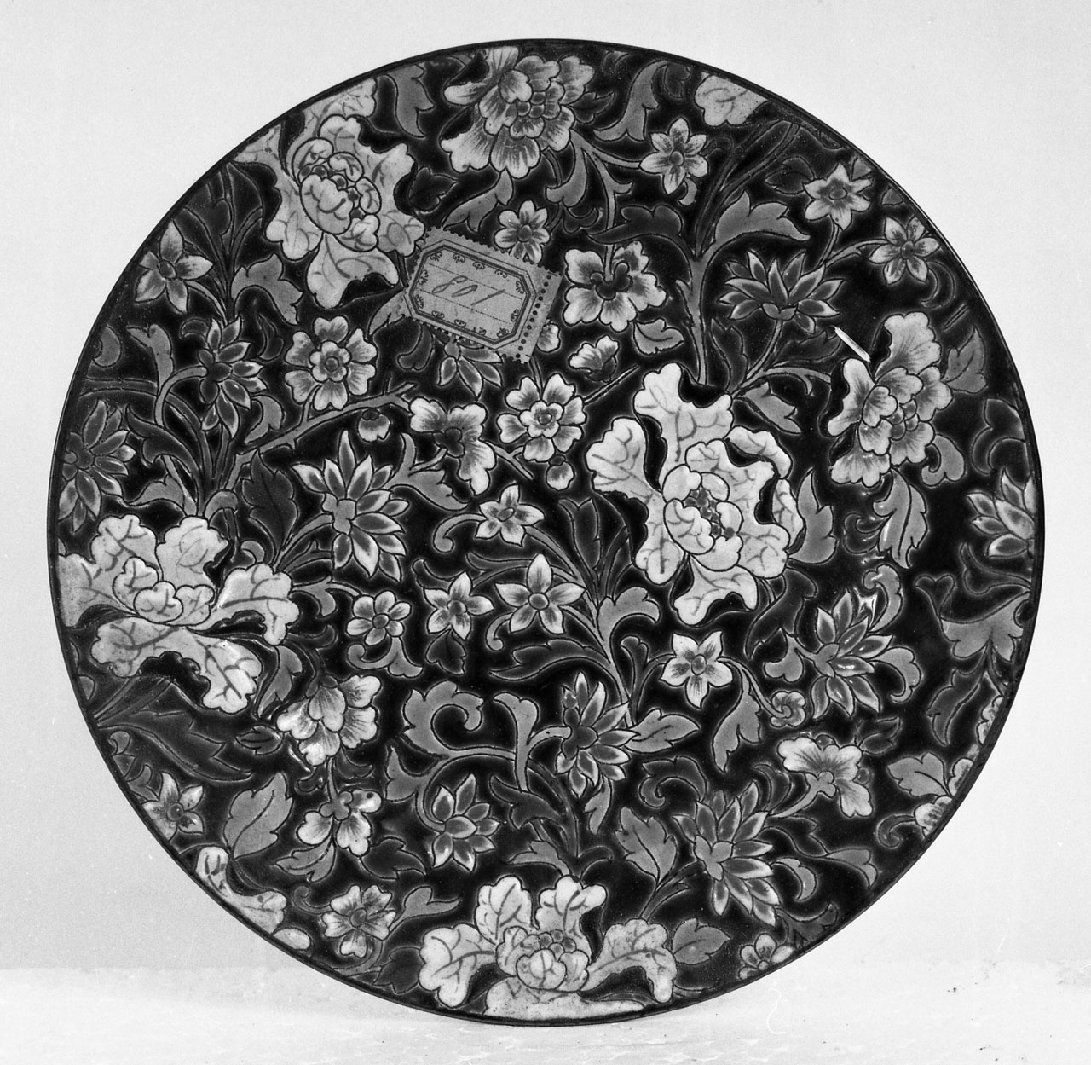 motivi decorativi vegetali (piatto) - manifattura di Longwy (terzo quarto sec. XIX)