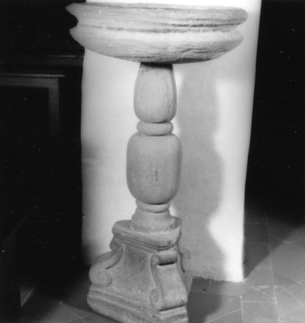 acquasantiera - a fusto - bottega toscana (metà sec. XVI)