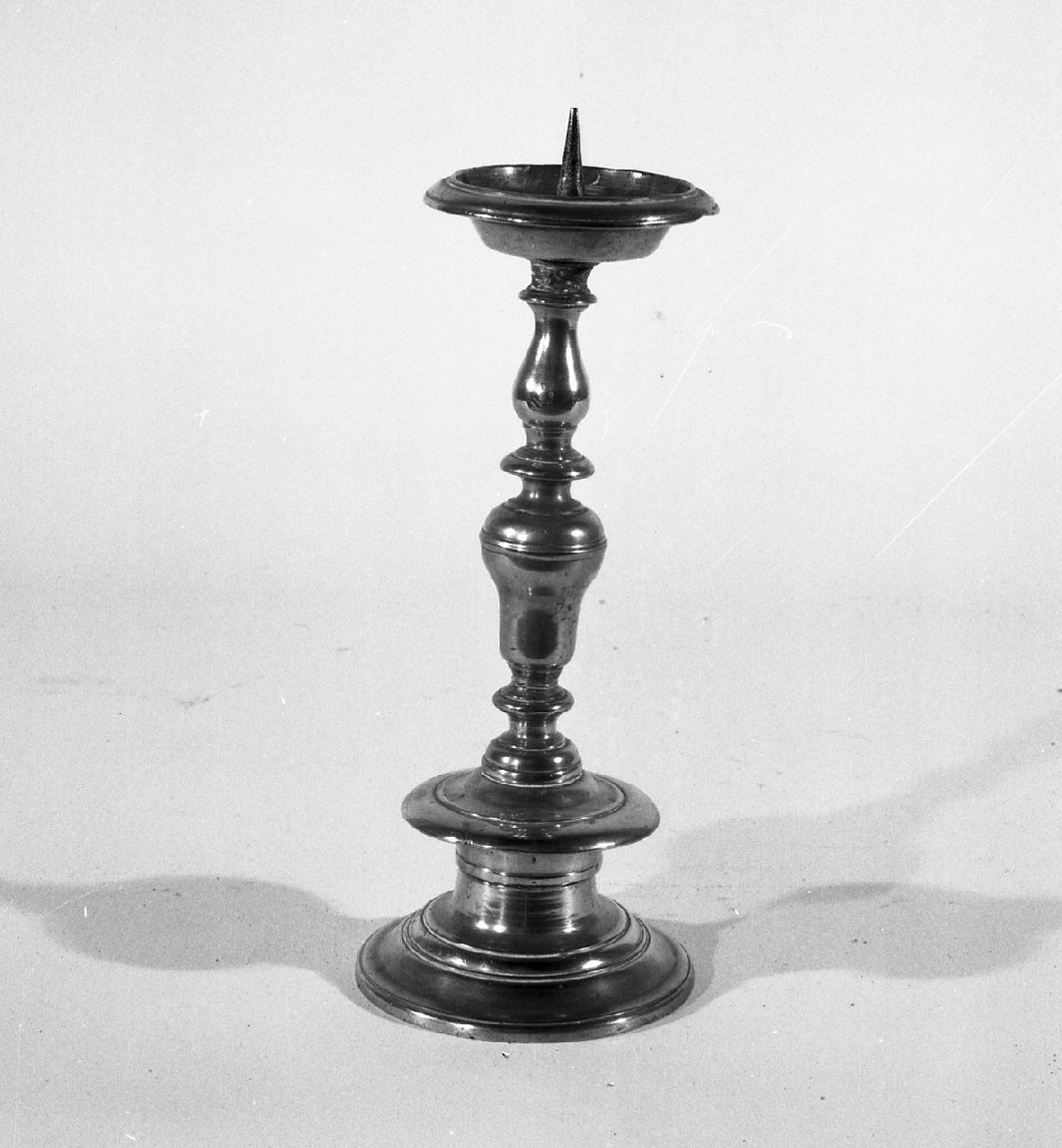 candeliere, coppia - bottega toscana (secc. XVII/ XVIII)