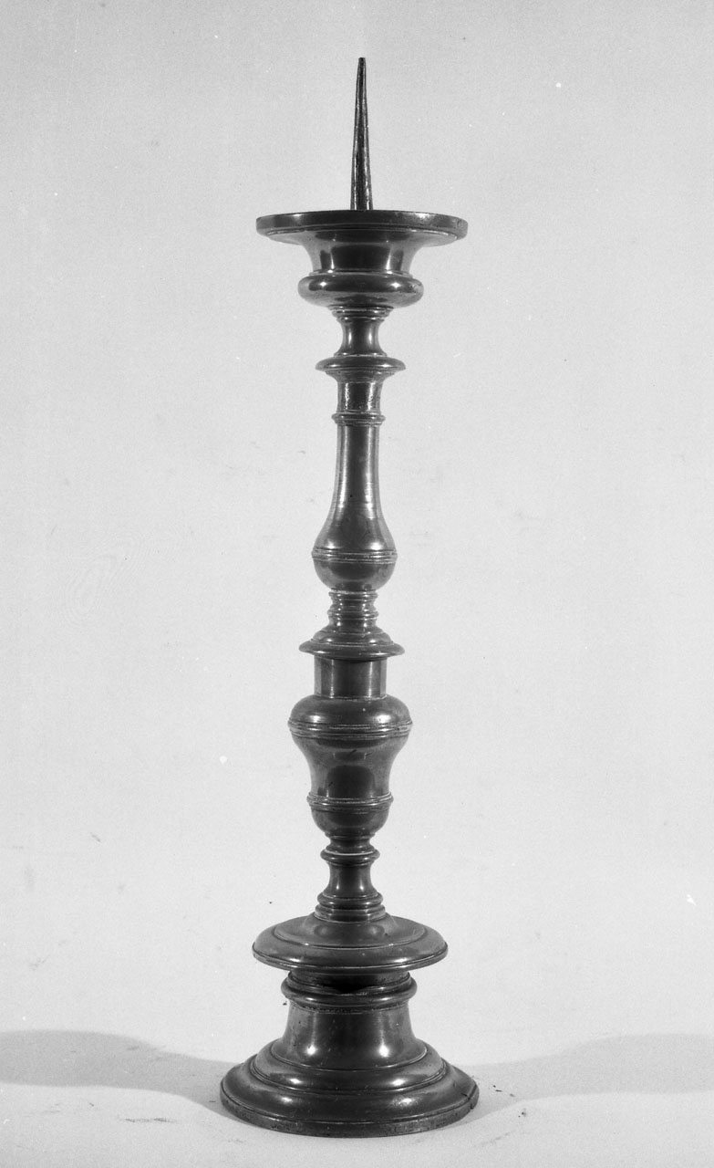 candeliere, serie - bottega toscana (secc. XVII/ XVIII)