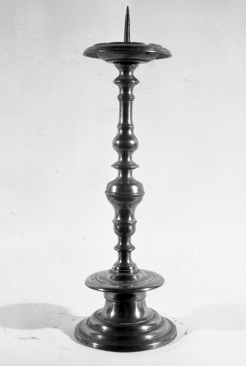 candeliere, coppia - bottega toscana (secc. XVII/ XVIII)