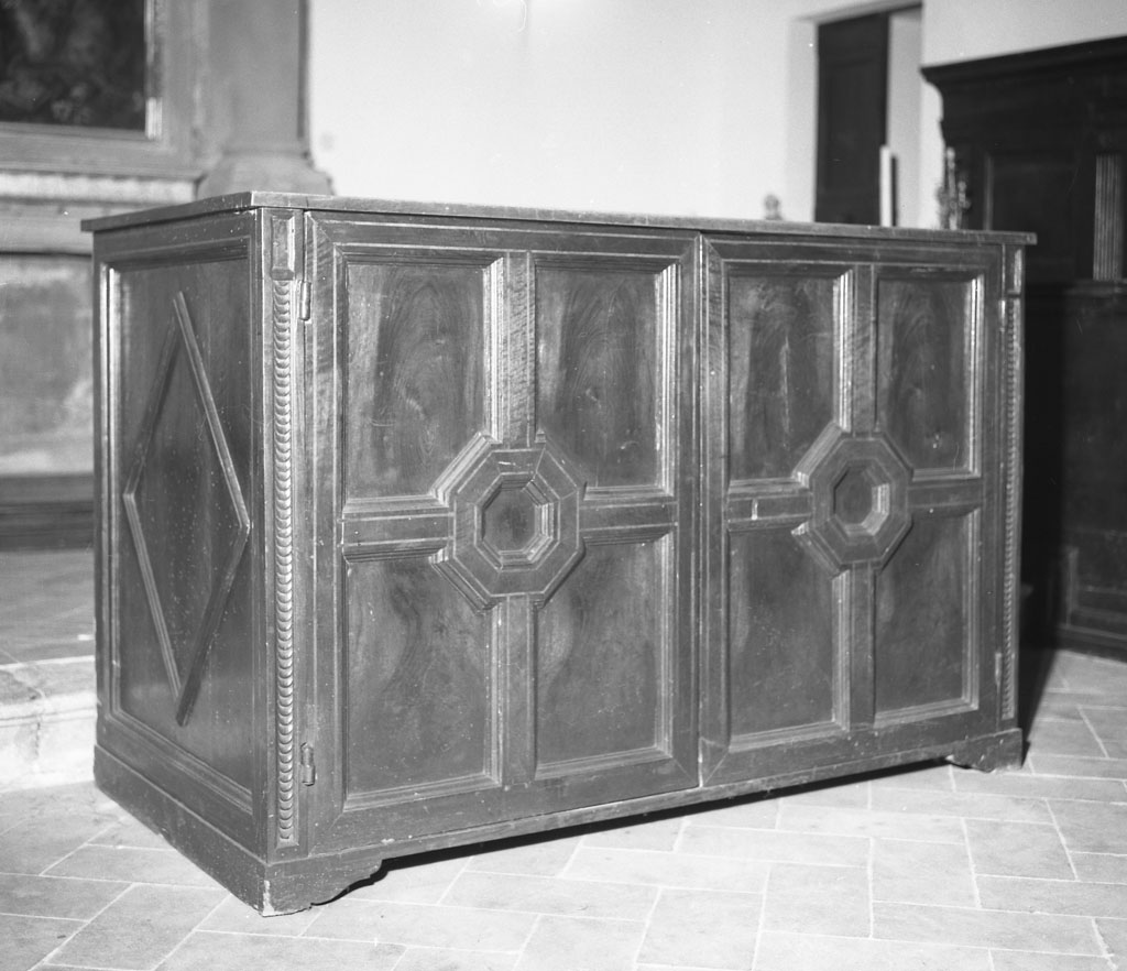 credenza a due corpi - manifattura toscana (fine sec. XVI)