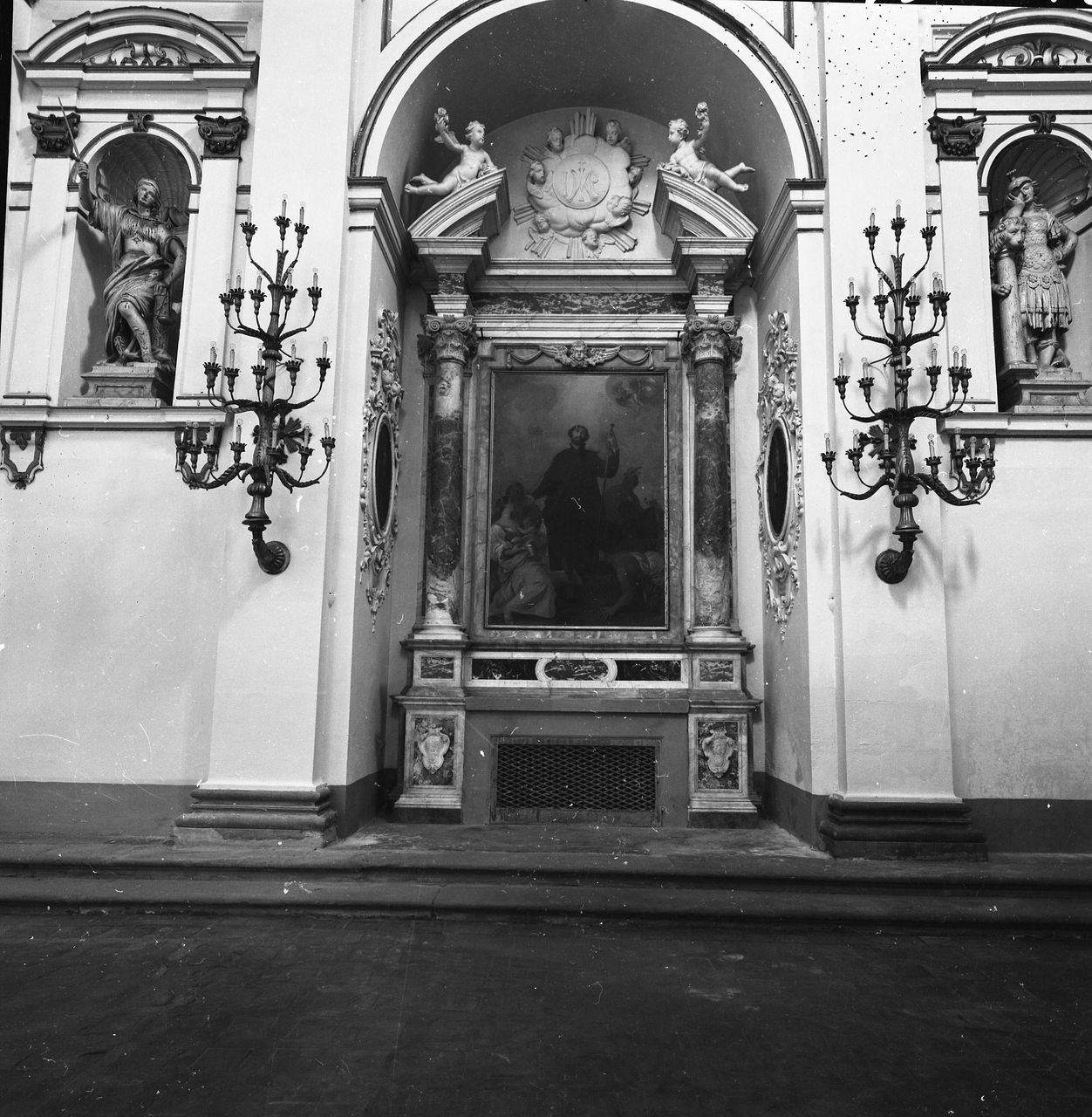 altare - a edicola di Fortini Giovacchino (bottega) (sec. XVIII)
