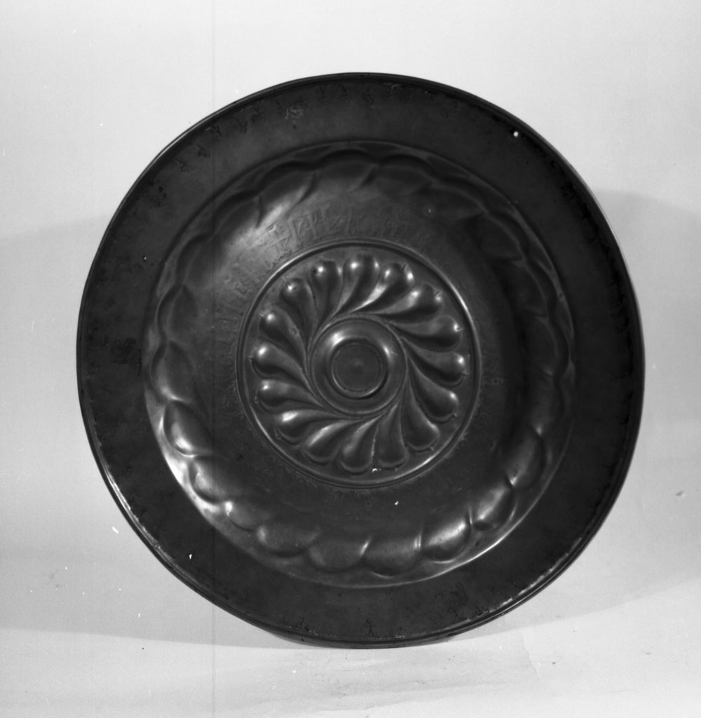 vassoio - manifattura toscana (sec. XVI)