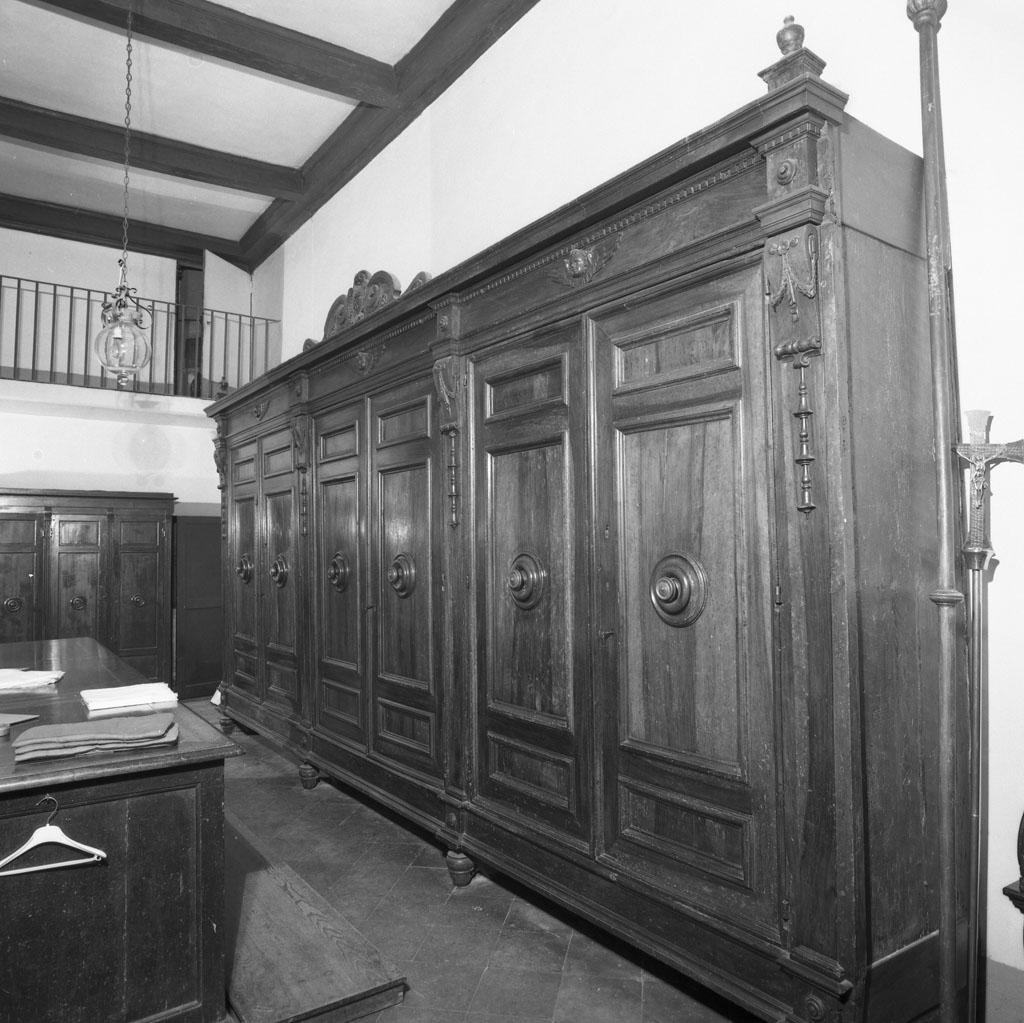armadio da sacrestia - bottega toscana (sec. XVIII)