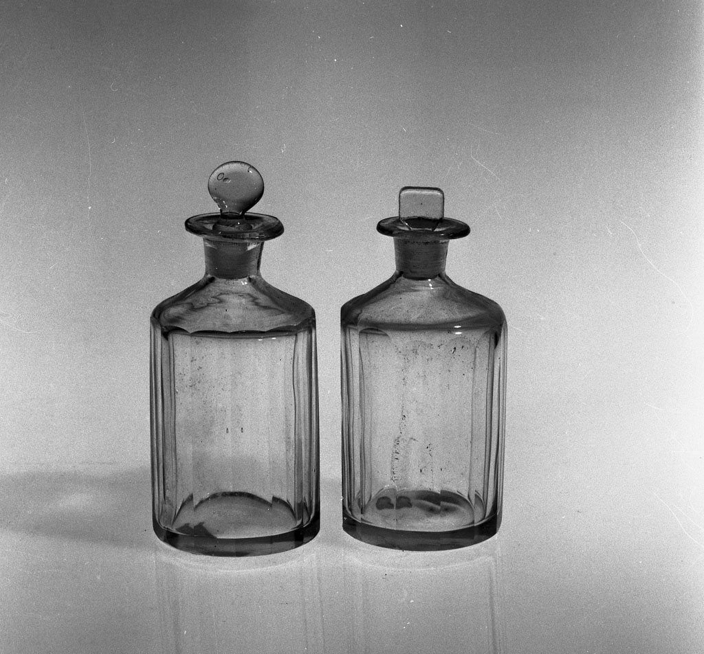 bottiglietta, serie - bottega italiana (seconda metà sec. XIX)