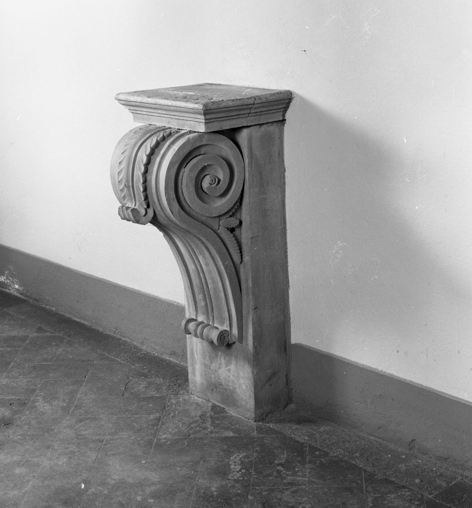 mensola, coppia - bottega toscana (sec. XVIII)