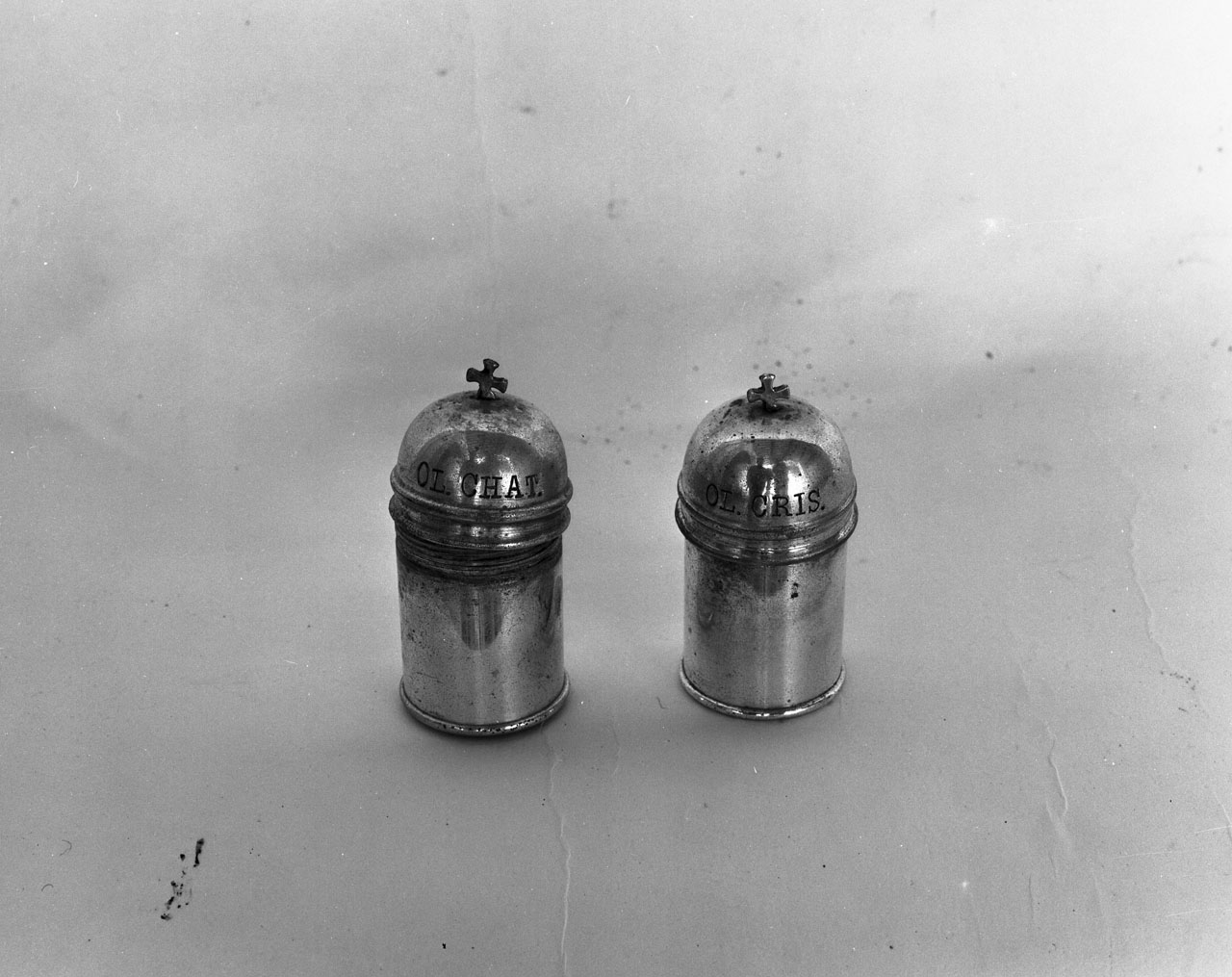 vasetti per oli santi, coppia - bottega toscana (prima metà sec. XX)