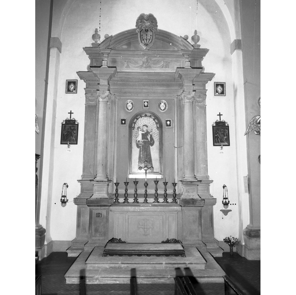 altare di Lombardi Sallustio (prima metà sec. XVII)