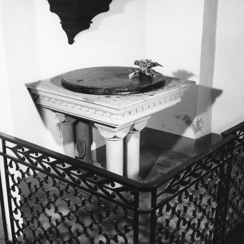 fonte battesimale - bottega aretina (secondo quarto sec. XX)