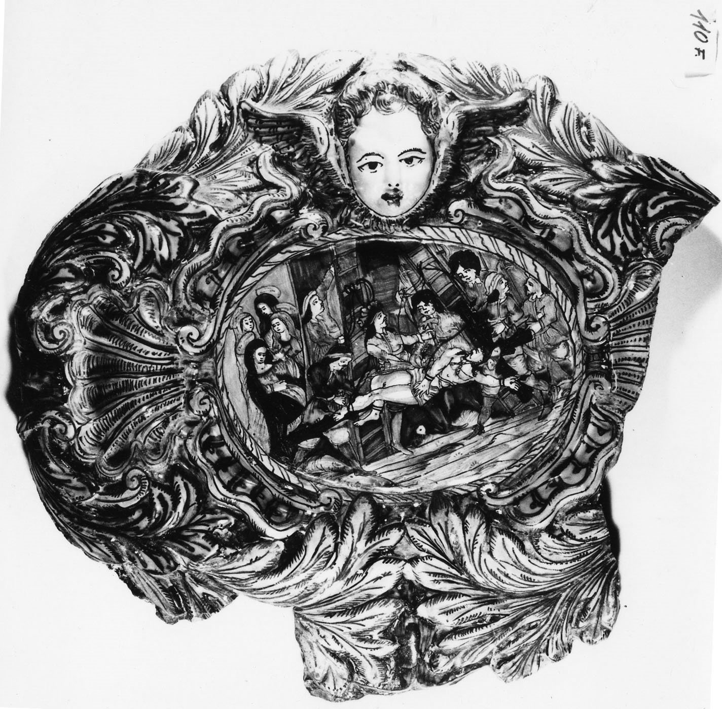 Cristo crocifisso (vassoio, opera isolata) - bottega derutese (sec. XVII)