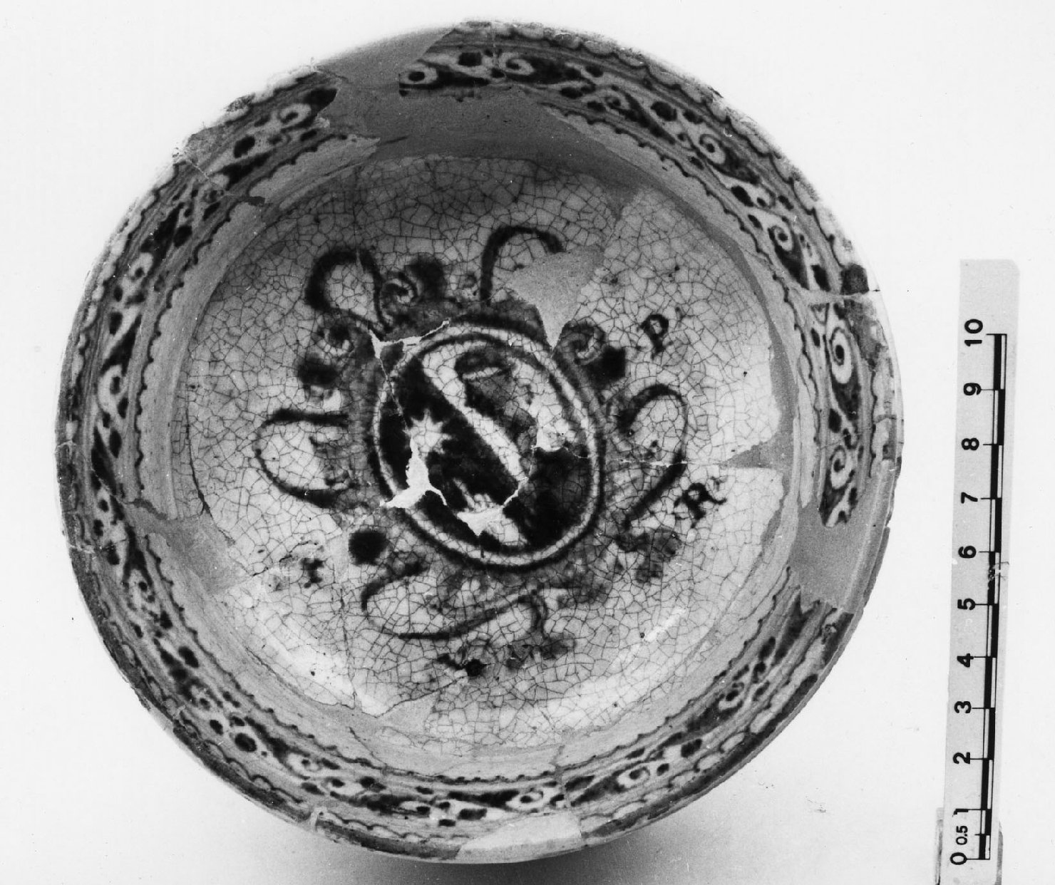 coppa, opera isolata - bottega faentina (terzo quarto sec. XVI)