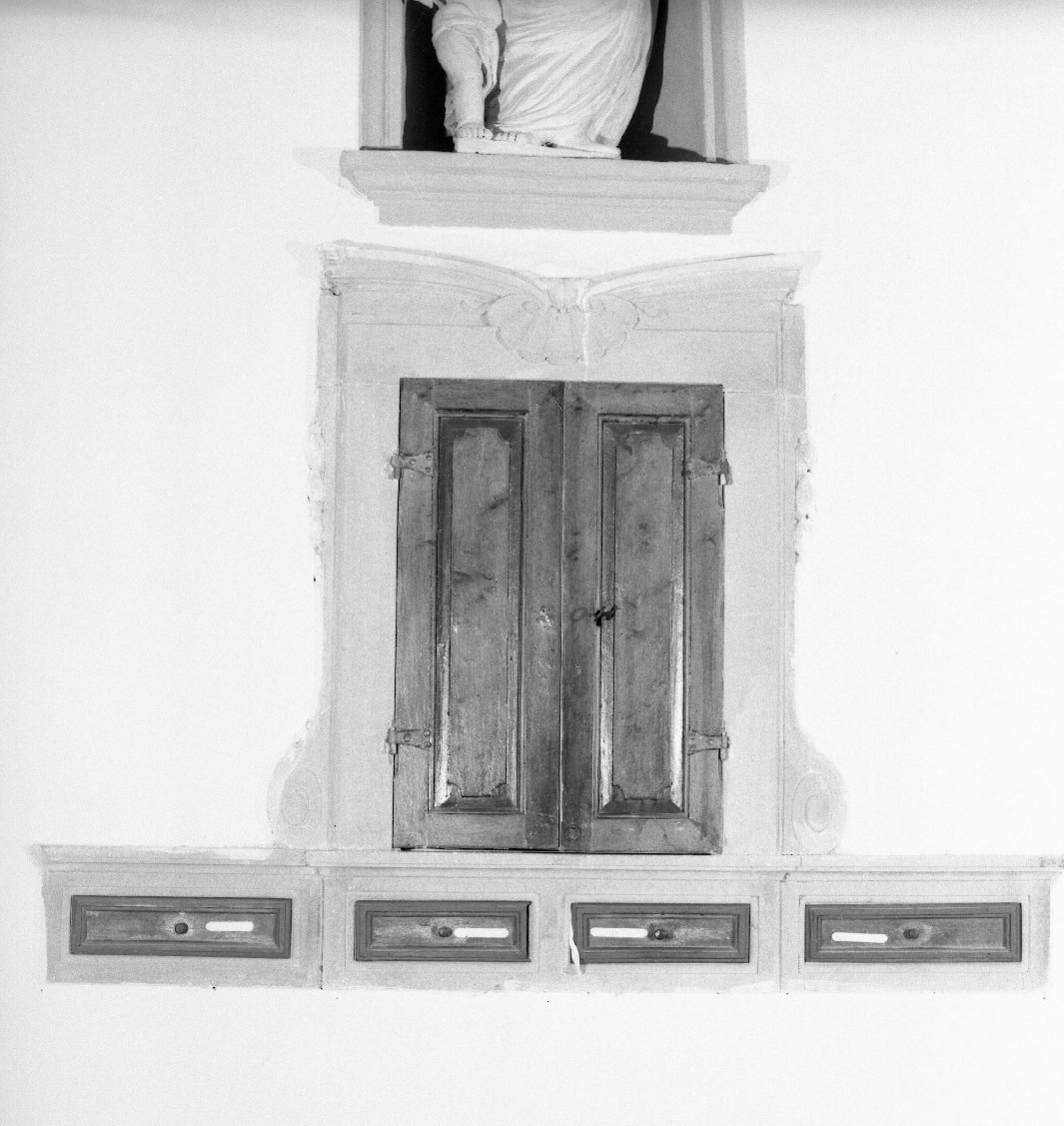 armadio - a muro - bottega toscana (sec. XVIII)