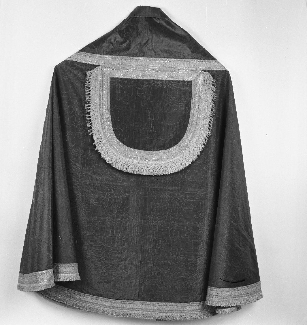 piviale - manifattura toscana (prima metà sec. XIX)