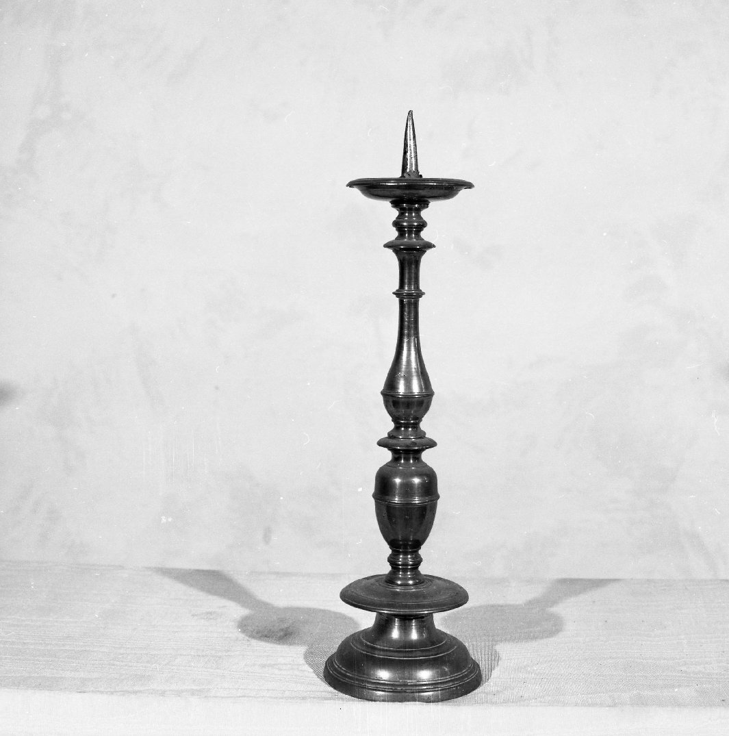 candeliere, serie - bottega toscana (fine sec. XVII)