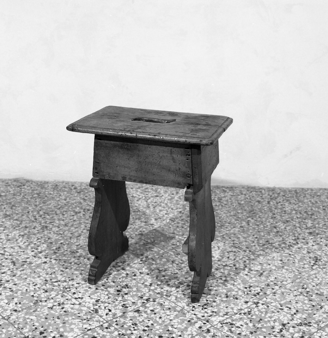 sgabello, serie - bottega cortonese (sec. XIX)