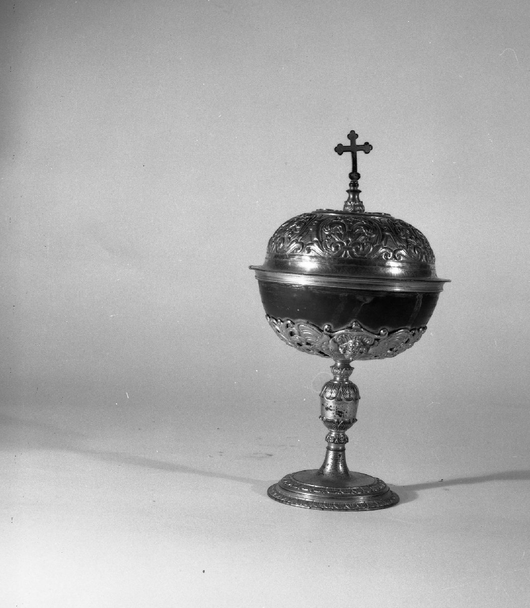 pisside - bottega toscana (fine/inizio secc. XVII/ XVIII)