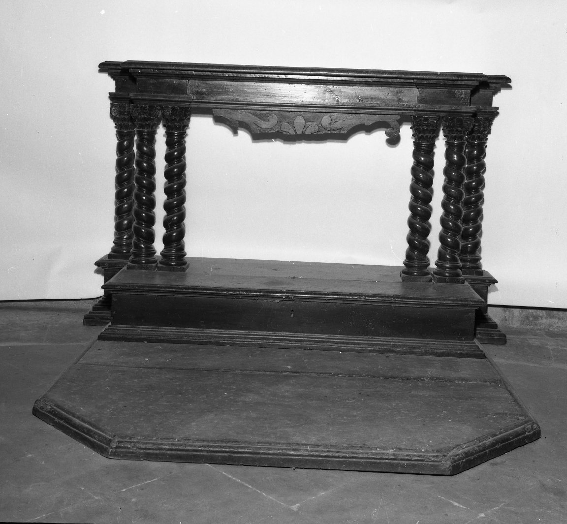 inginocchiatoio - a montanti sagomati - bottega toscana (inizio sec. XIX)