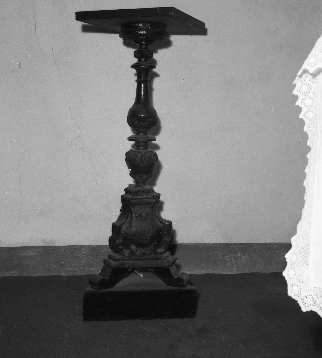 candeliere, serie - bottega toscana (sec. XVI)