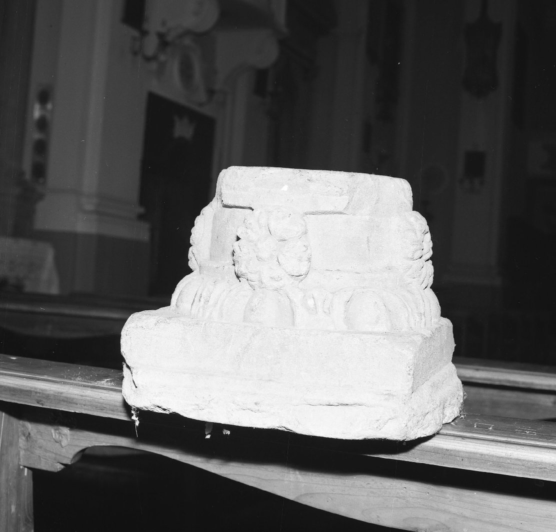 capitello, serie - bottega toscana (fine/inizio secc. XII/ XIII)