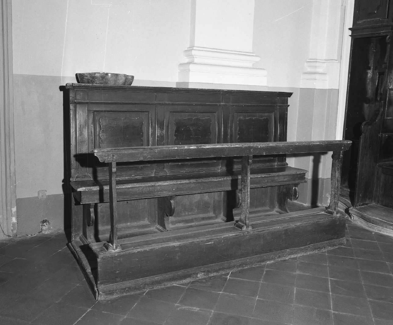 panca con inginocchiatoio, serie - bottega toscana (sec. XVII)
