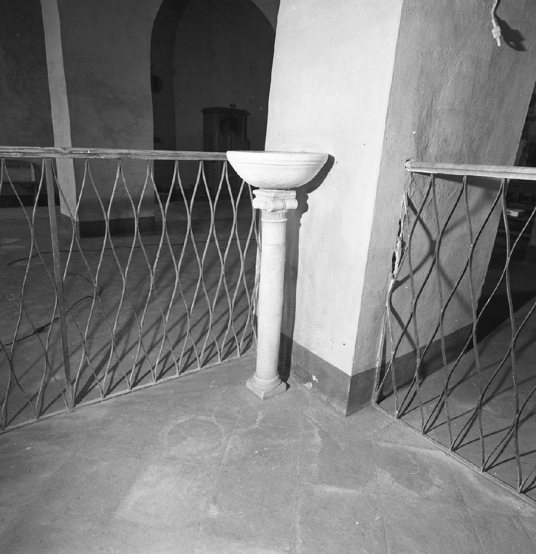 acquasantiera - bottega toscana (fine/inizio secc. XVII/ XVIII)