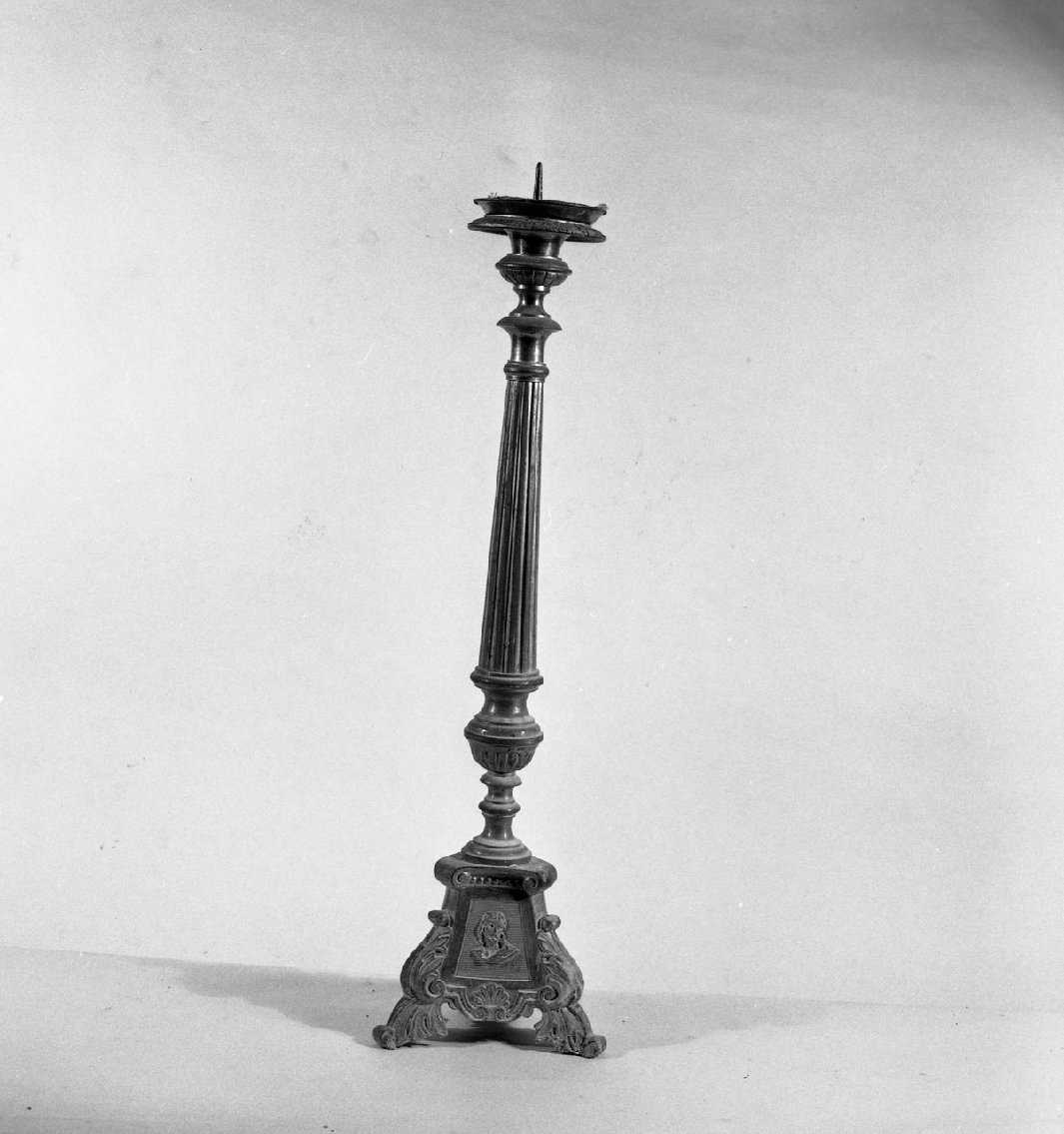 candeliere d'altare, serie - bottega toscana (fine/inizio secc. XVIII/ XIX)